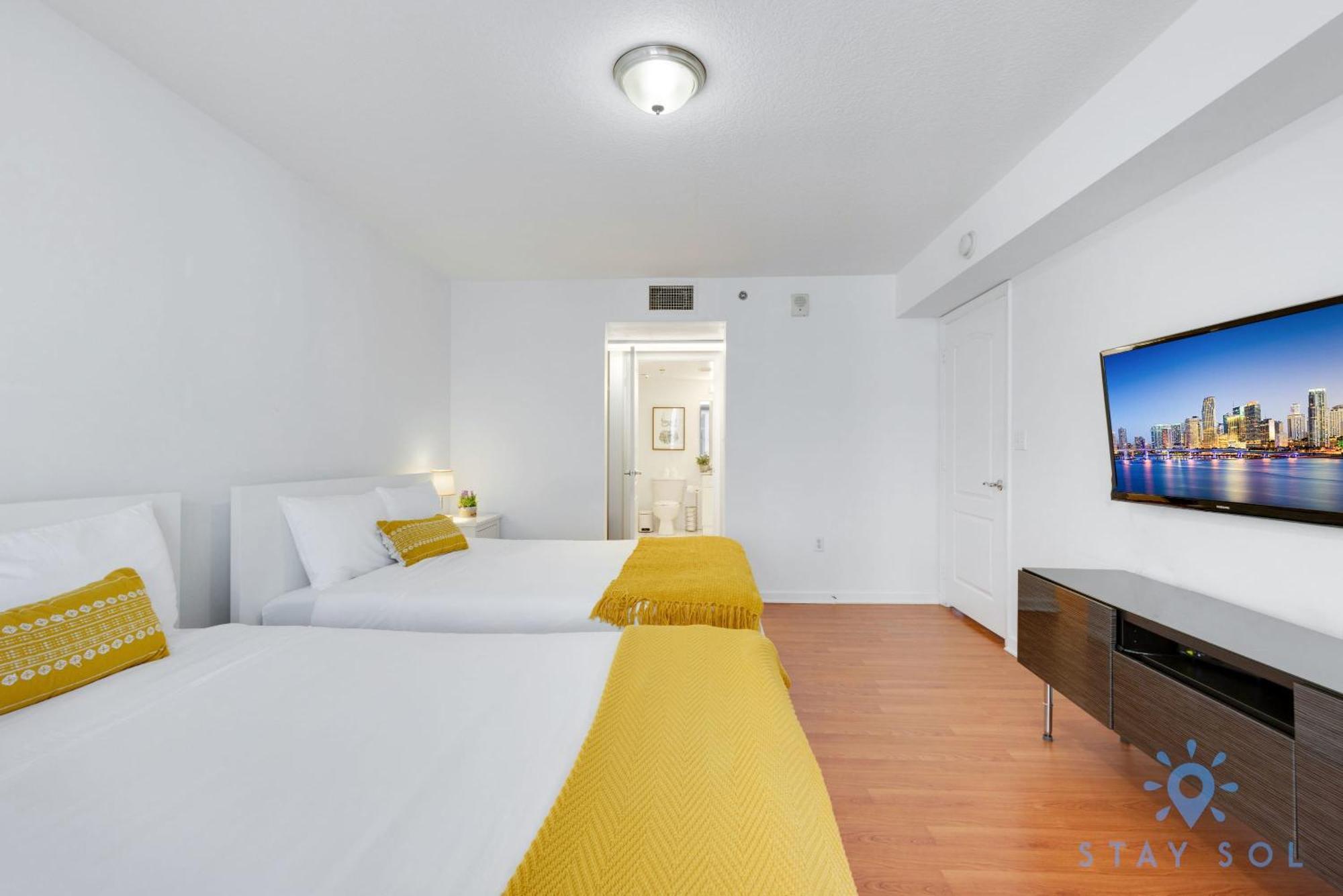 Comfy Haven, Need For A Perfect * Miami